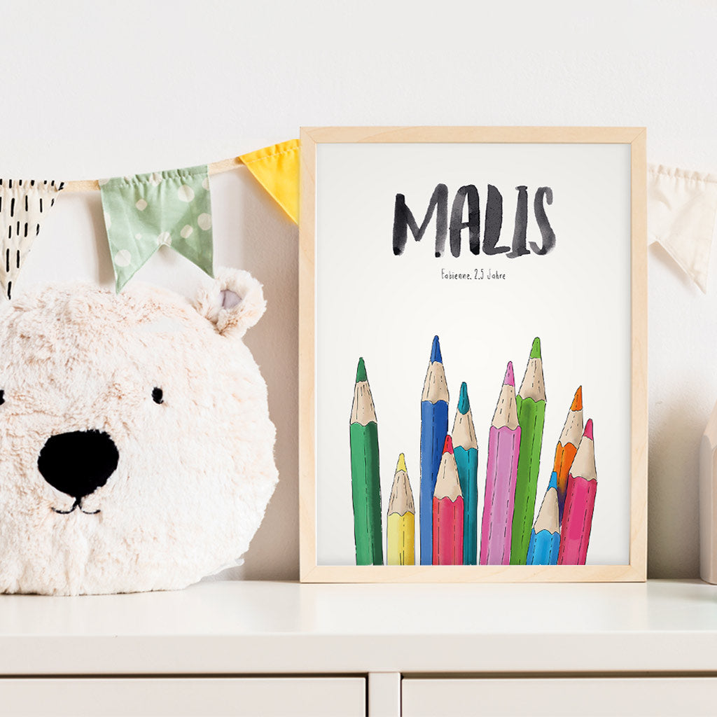 Kindermundposter Buntstifte im Kinderzimmer – personalisiertes Poster als Dekoration und Geschenk