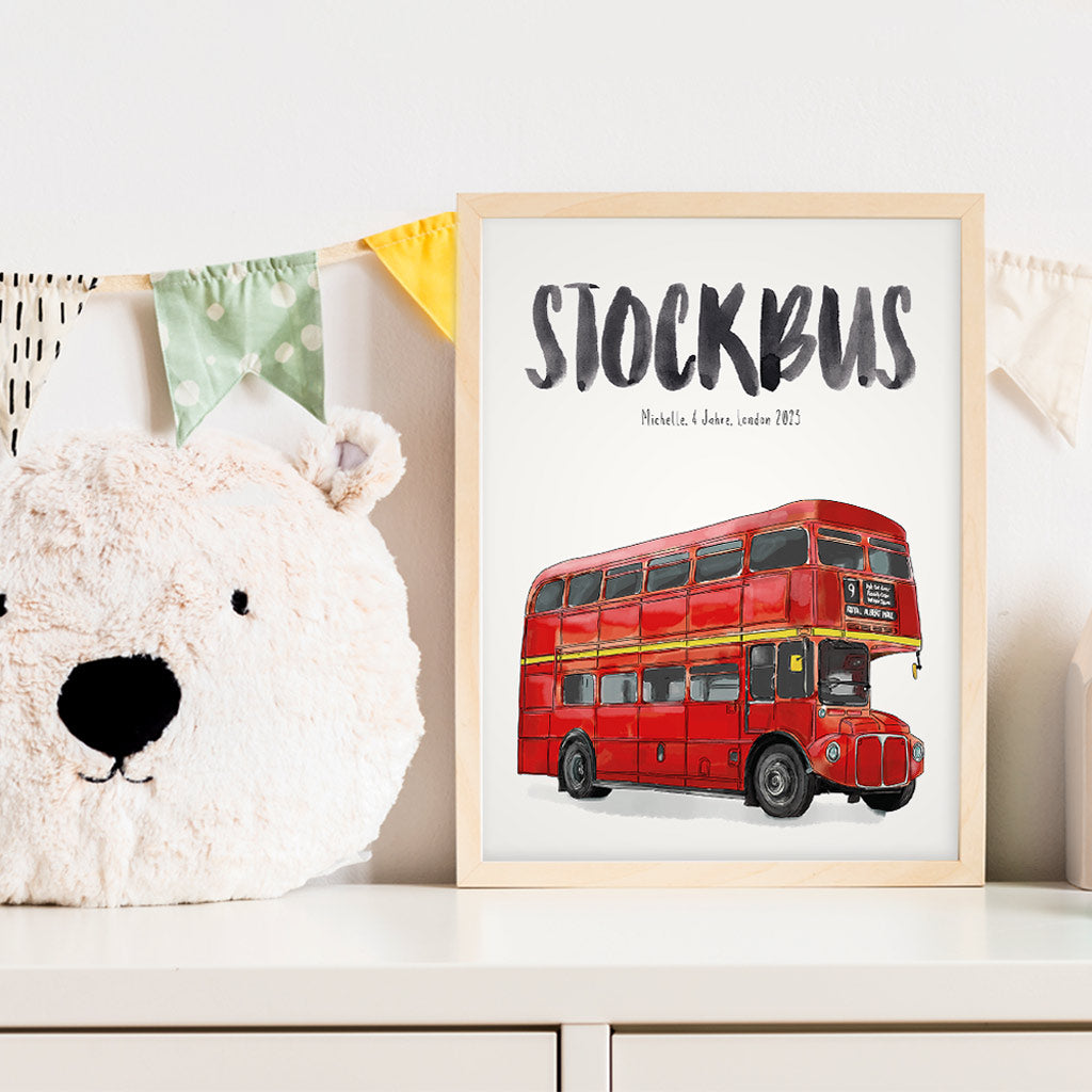 Kindermundposter Doppeldeckerbus im Kinderzimmer – personalisiertes Poster als Dekoration und Geschenk