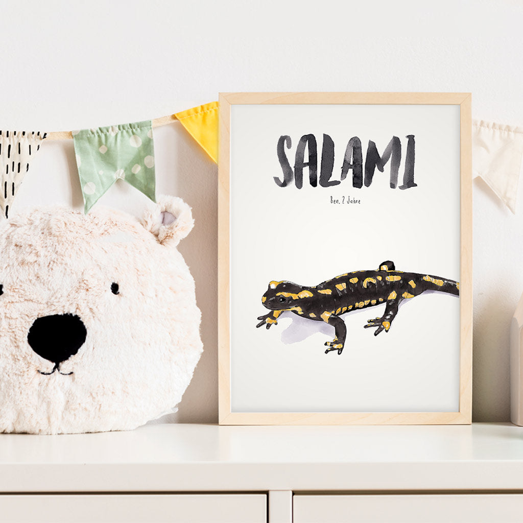 Kindermundposter Salamander im Kinderzimmer – personalisiertes Poster als Dekoration und Geschenk
