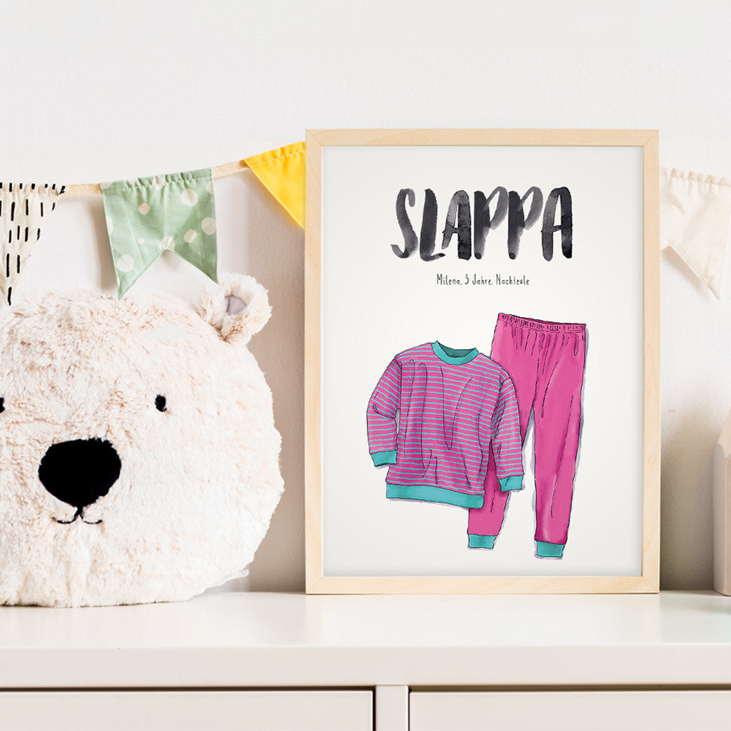 Kindermundposter Schlafanzug im Kinderzimmer – personalisiertes Poster als Dekoration und Geschenk