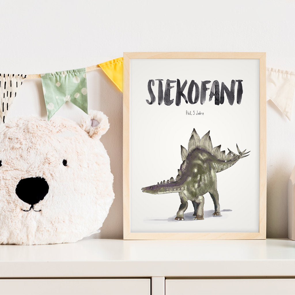 Kindermundposter Stegosaurus im Kinderzimmer – personalisiertes Poster als Dekoration und Geschenk