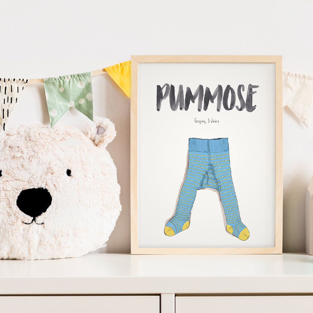Kindermundposter Strumpfhose im Kinderzimmer – personalisiertes Poster als Dekoration und Geschenk