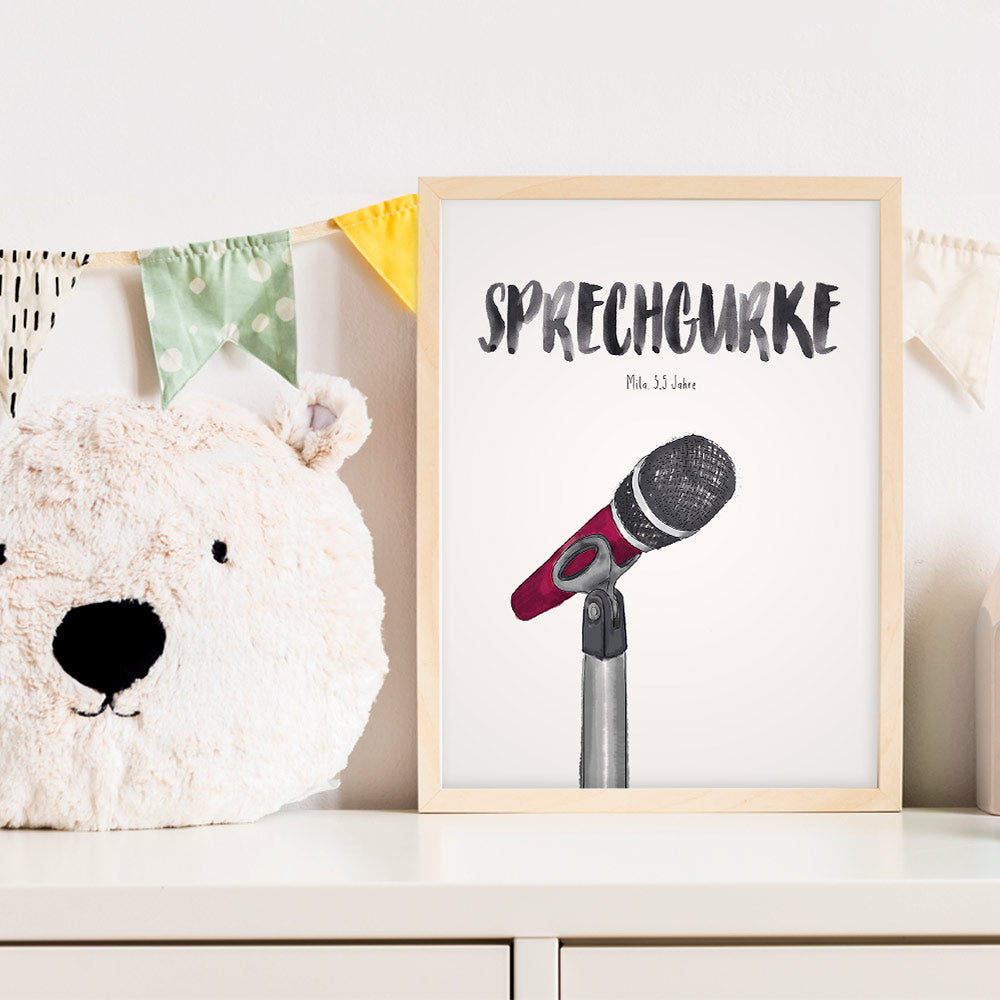 Kindermundposter Mikrofon im Kinderzimmer – personalisiertes Poster als Dekoration und Geschenk