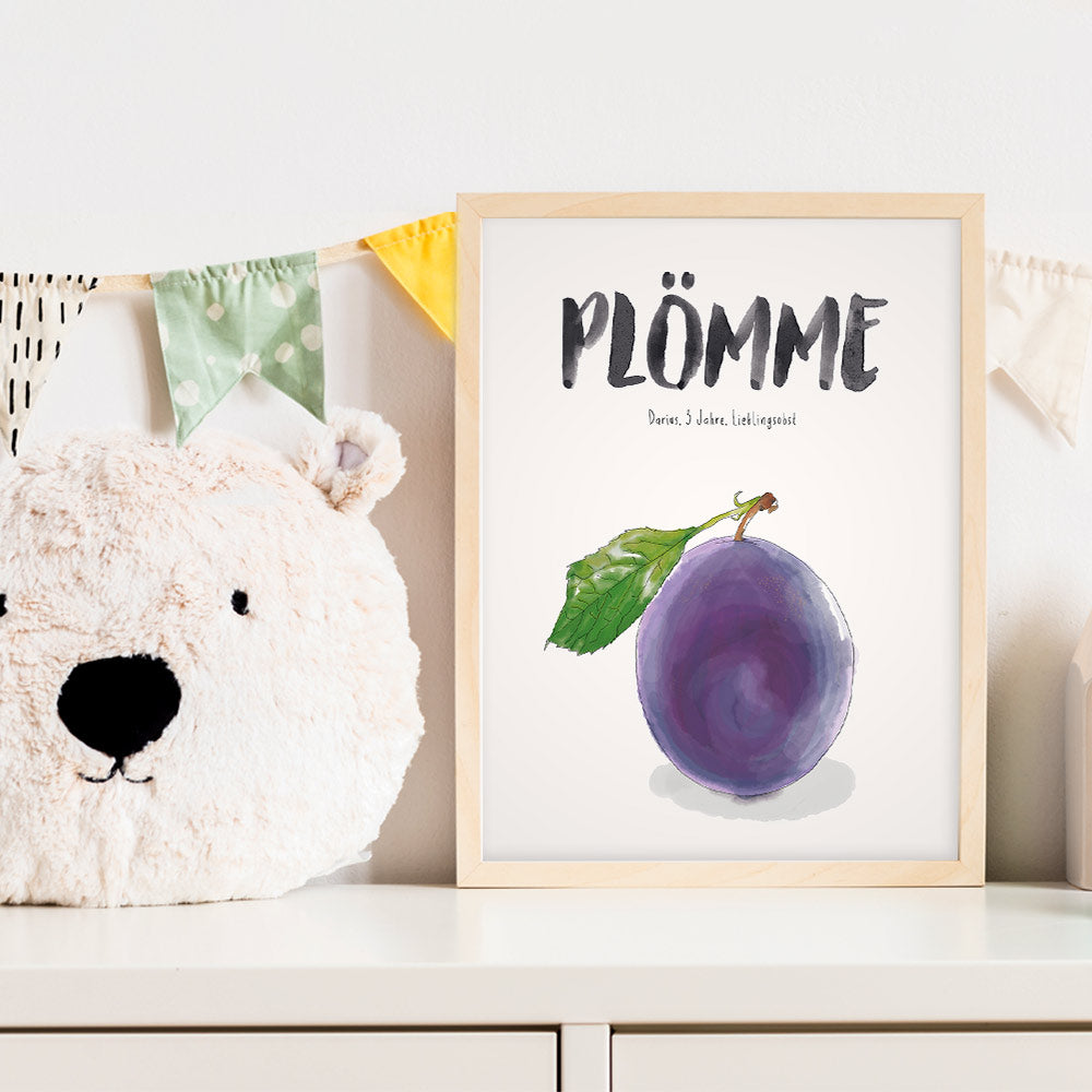 Kindermundposter Pflaume im Kinderzimmer – personalisiertes Poster als Dekoration und Geschenk