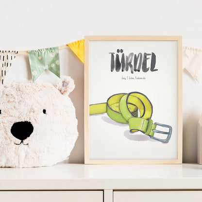Kindermundposter Gürtel im Kinderzimmer – personalisiertes Poster als Dekoration und Geschenk