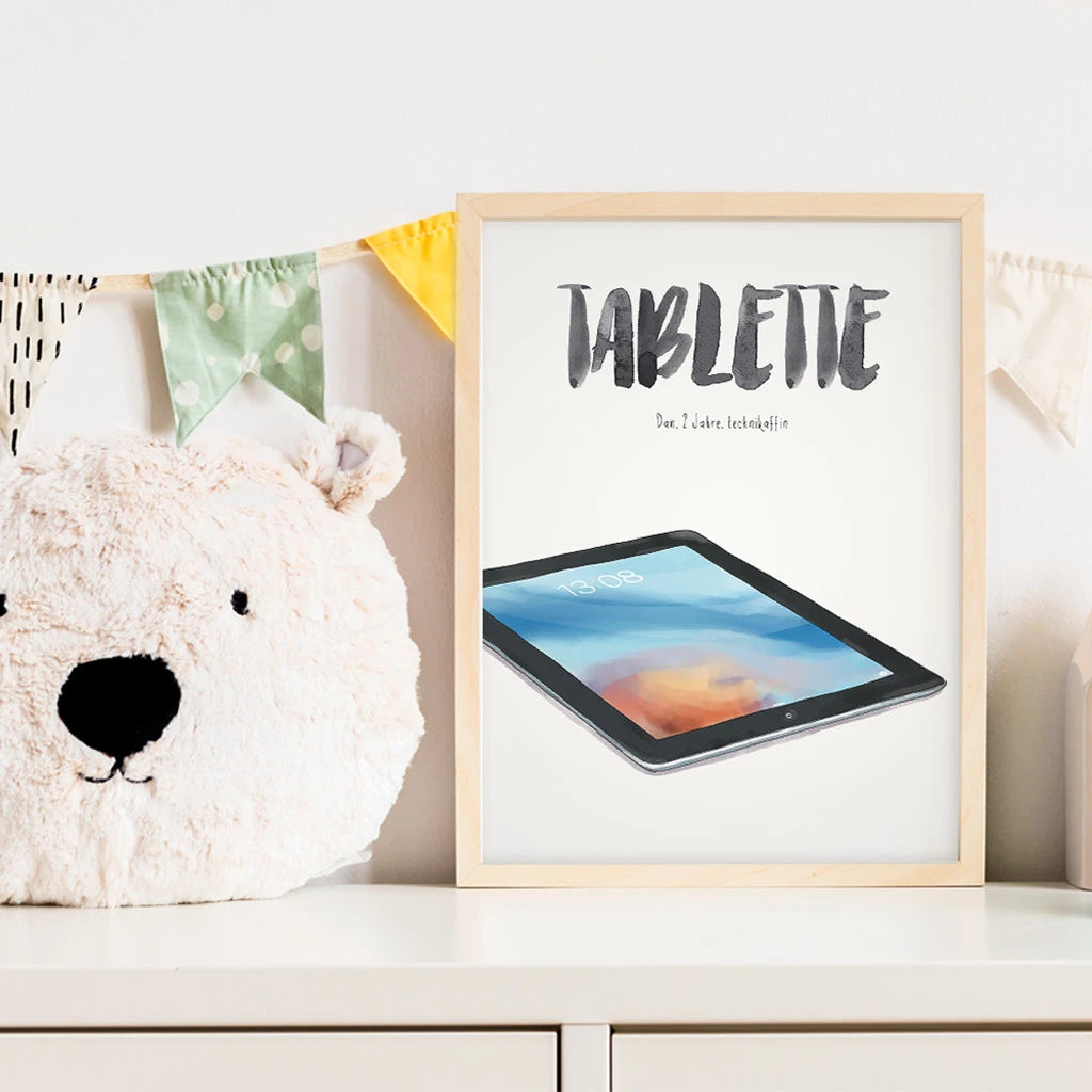 Kindermundposter Tablet im Kinderzimmer – personalisiertes Poster als Dekoration und Geschenk